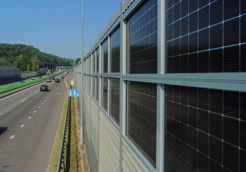 via-lietuva-triuksmo-sienele-su-saules-moduliais-800x582-2